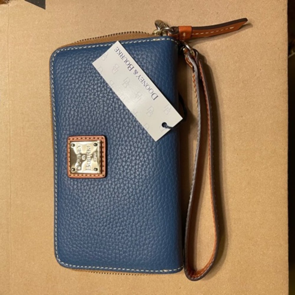 Dooney and Bourke Pebble Wallet